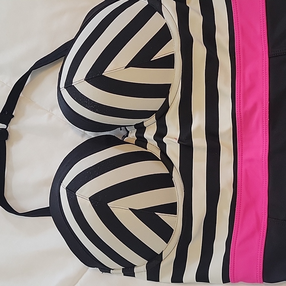 Torrid Black and White Swimsuit with Pink Detail SZ 0X - Picture 2 of 9